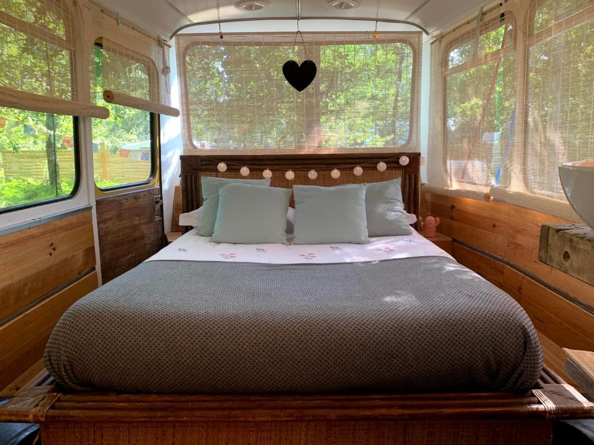 Magic Roof Top Bus With Big Bath In The Tree Forest! มีมีซ็อง ภายนอก รูปภาพ
