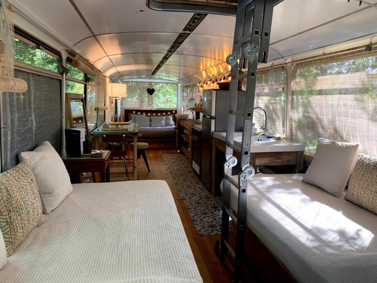 Magic Roof Top Bus With Big Bath In The Tree Forest! มีมีซ็อง ภายนอก รูปภาพ
